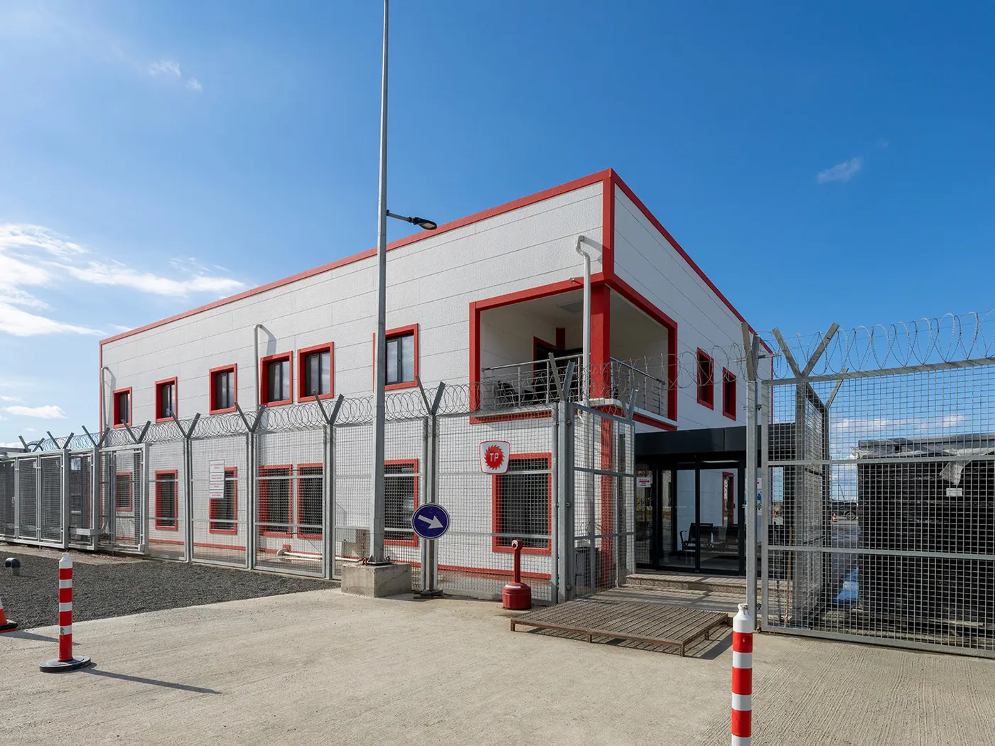 Kuveyt Projesi — Prefabrik Çelik Modüler Kontrol Binaları