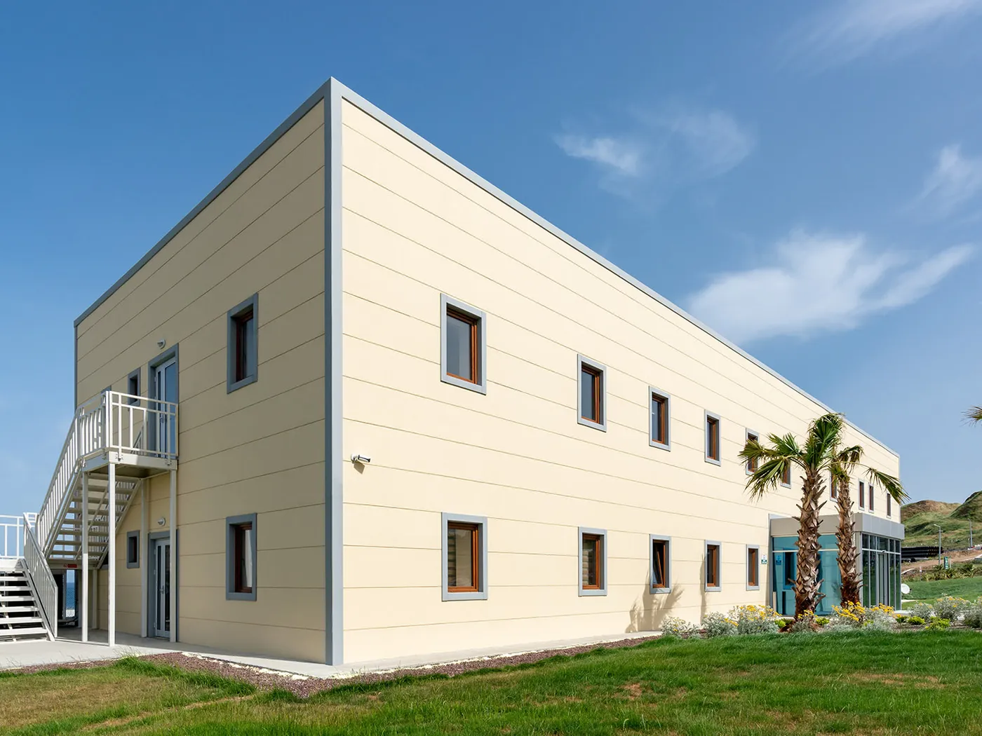NEOM Projesi — Prefabrik Çelik Modüler Ofis Binaları